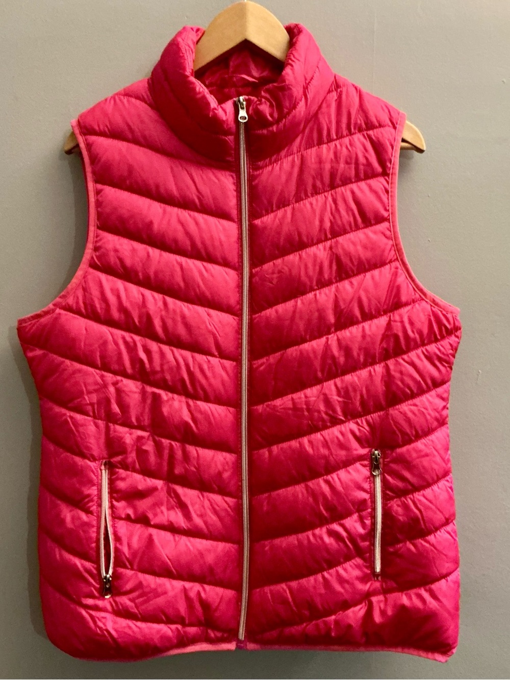 Big Chill Women’s L Hot Pink Lightweight Puffer Vest Quilted Zip Pockets